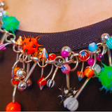 Pulsera colmada de piercings